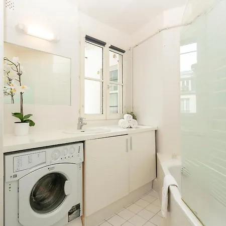 Bnbnova - Notre-dame - 1br With Balcony Lägenhet