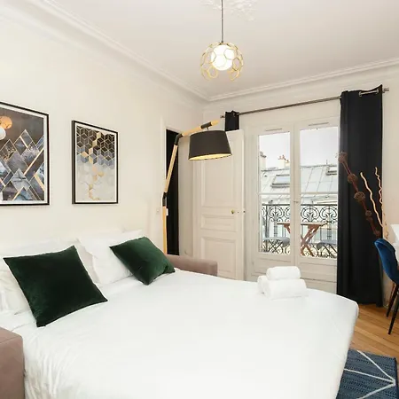 Bnbnova - Notre-dame - 1br With Balcony Paris